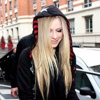 Avril Lavigne outside NRJ Radio Studios photos | Picture 77964